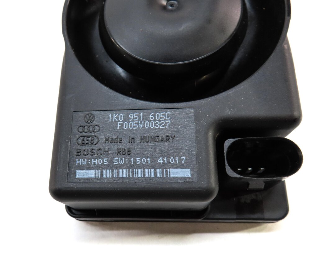 Thumbnail 3: 2015 AUDI Q3 (8U) EMERGENCY ANTI THEFT ALARM SIREN HORN LOUD SPEAKER