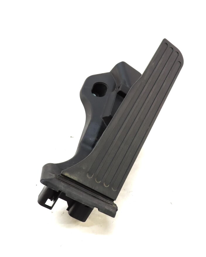 Thumbnail 2: 2015 AUDI Q3 (8U) GAS PEDAL FUEL THROTTLE ACCELERATOR PEDAL FOOT PEDAL