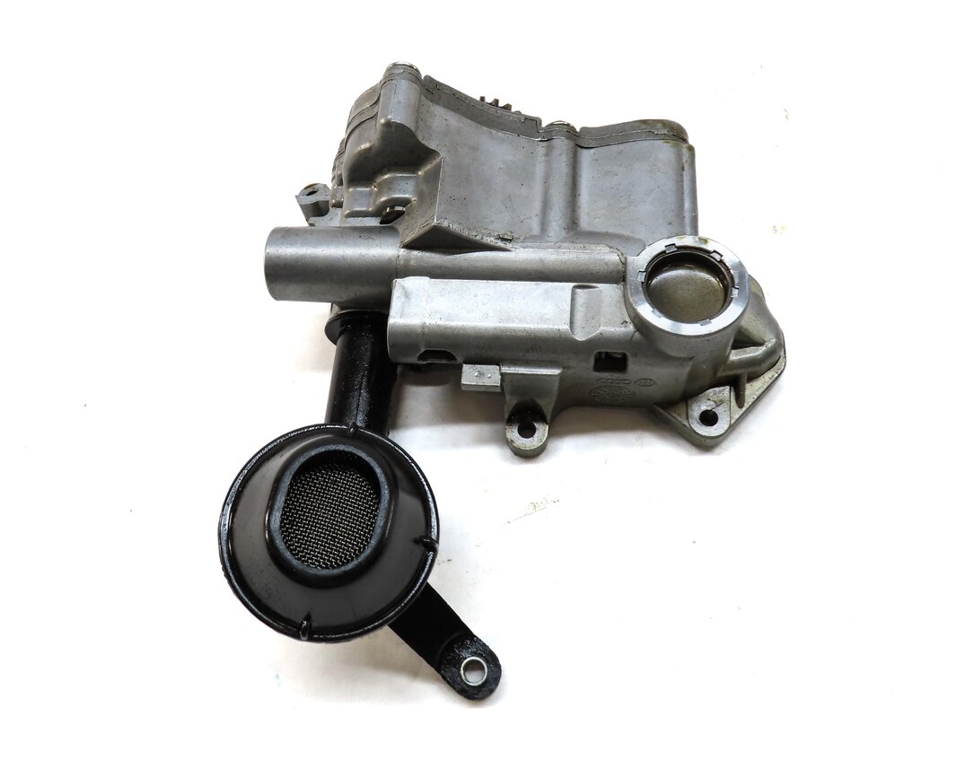 Thumbnail 3: 2015 AUDI Q3 (8U) 2.0L CCTA ENGINE OIL PUMP w/ PICKUP