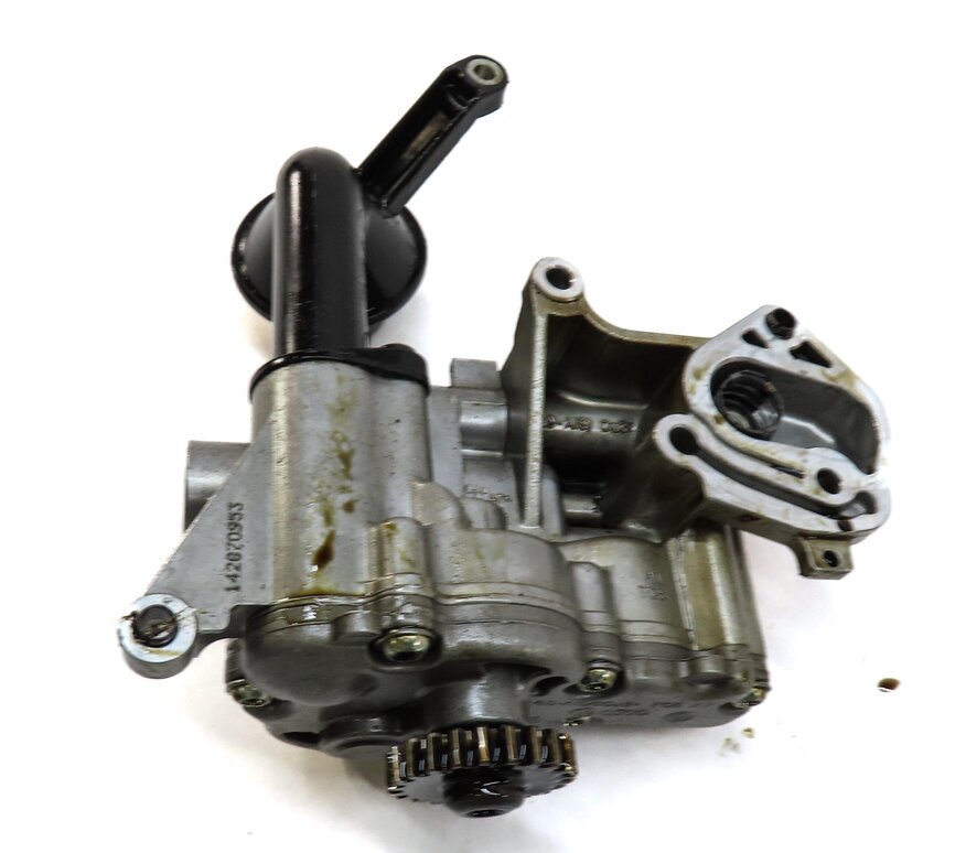 Thumbnail 5: 2015 AUDI Q3 (8U) 2.0L CCTA ENGINE OIL PUMP w/ PICKUP