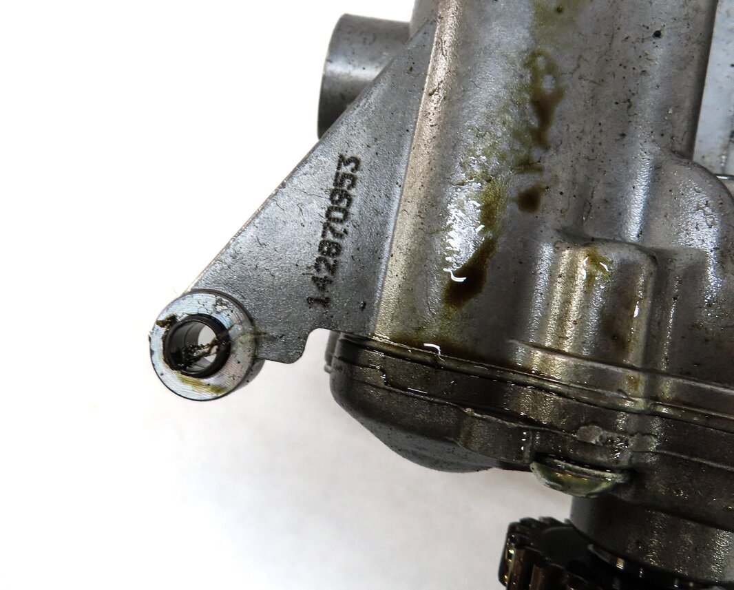 Thumbnail 6: 2015 AUDI Q3 (8U) 2.0L CCTA ENGINE OIL PUMP w/ PICKUP