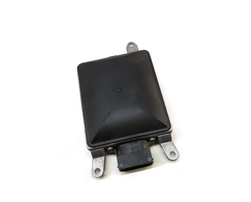 2015-2018 AUDI Q3 (8U) REAR RIGHT PASSENGER BLIND SPOT RADAR SENSOR MODULE