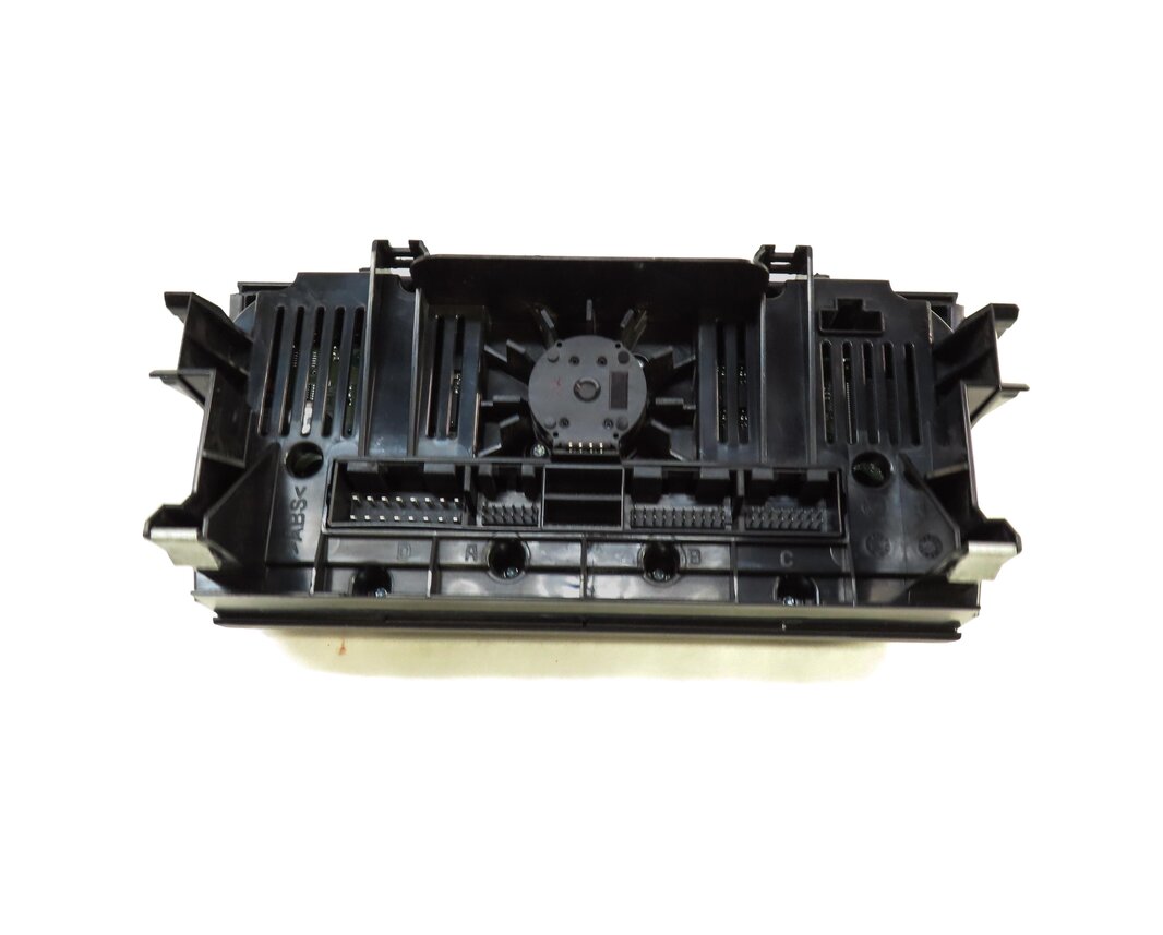 Thumbnail 4: 2015-2016 AUDI Q3 (8U) FRONT HEATER A/C TEMPERATURE CLIMATE CONTROL PANEL