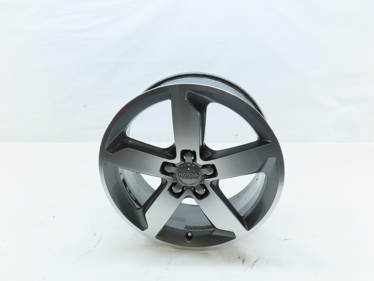 2015-2016 AUDI Q3 (8U) 18x7 5-SPOKE ALUMINUM ALLOY WHEEL RIM (MACHINE FINISH)