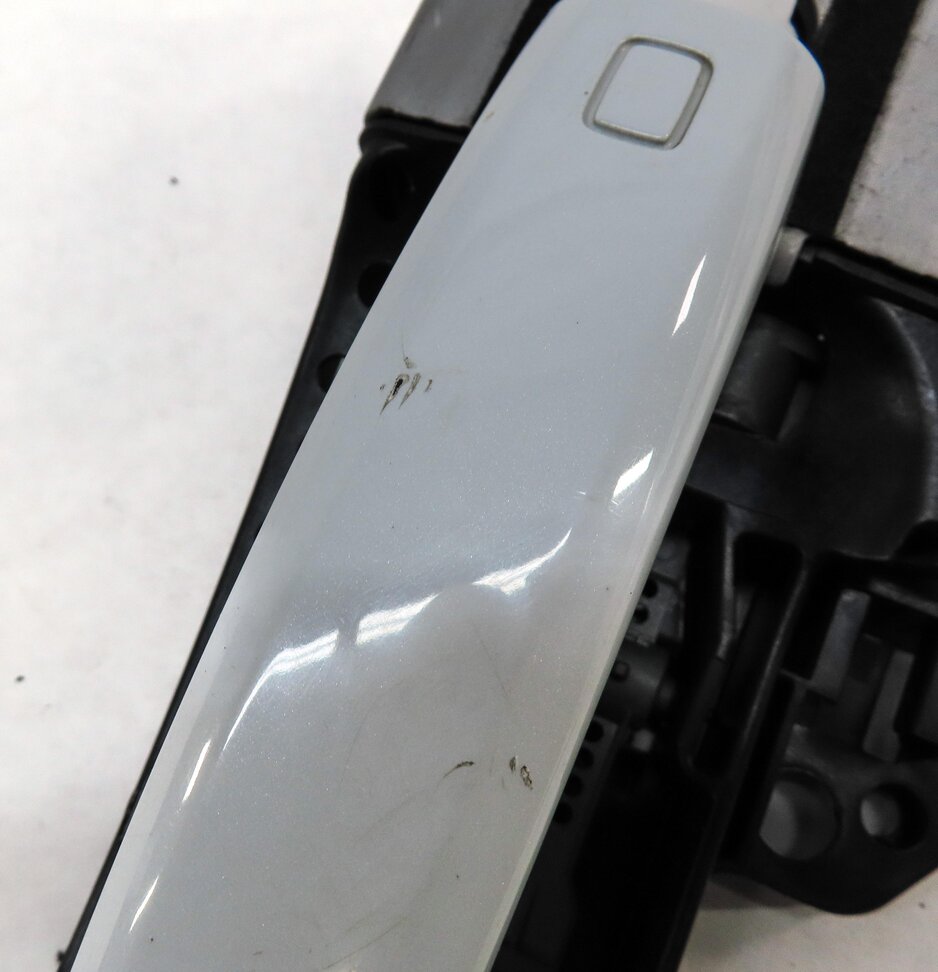 Thumbnail 5: 2015-2018 AUDI Q3 (8U) LEFT FRONT DRIVER DOOR HANDLE (GLACIER WHITE METALLIC 2Y)
