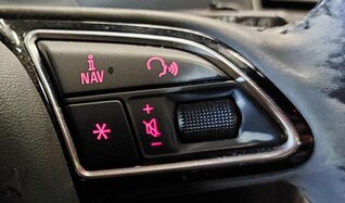 Thumbnail 3: 2015 AUDI Q3 (8U) LEFT & RIGHT STEERING WHEEL RADIO PHONE SWITCH BUTTON SET-2