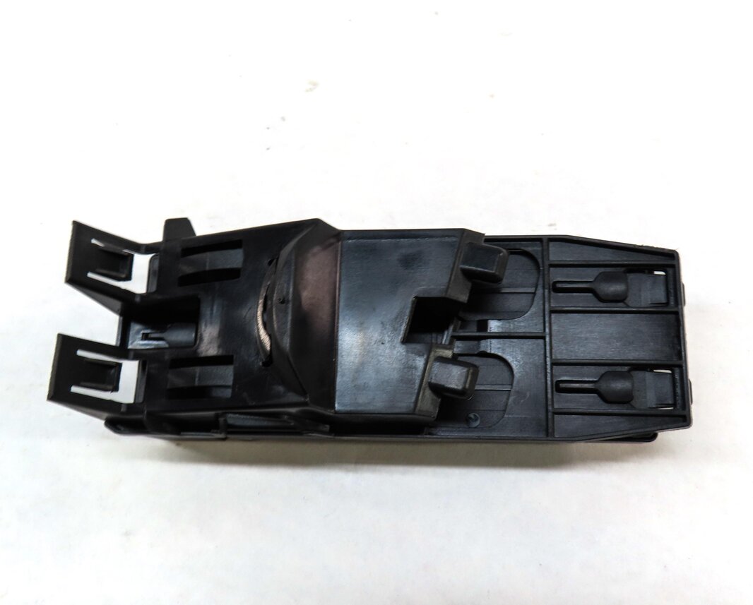 Thumbnail 4: 2015-2017 AUDI Q3 (8U) HATCH GATE DOOR TRUNK LIFT LIFTGATE CONTROL MODULE