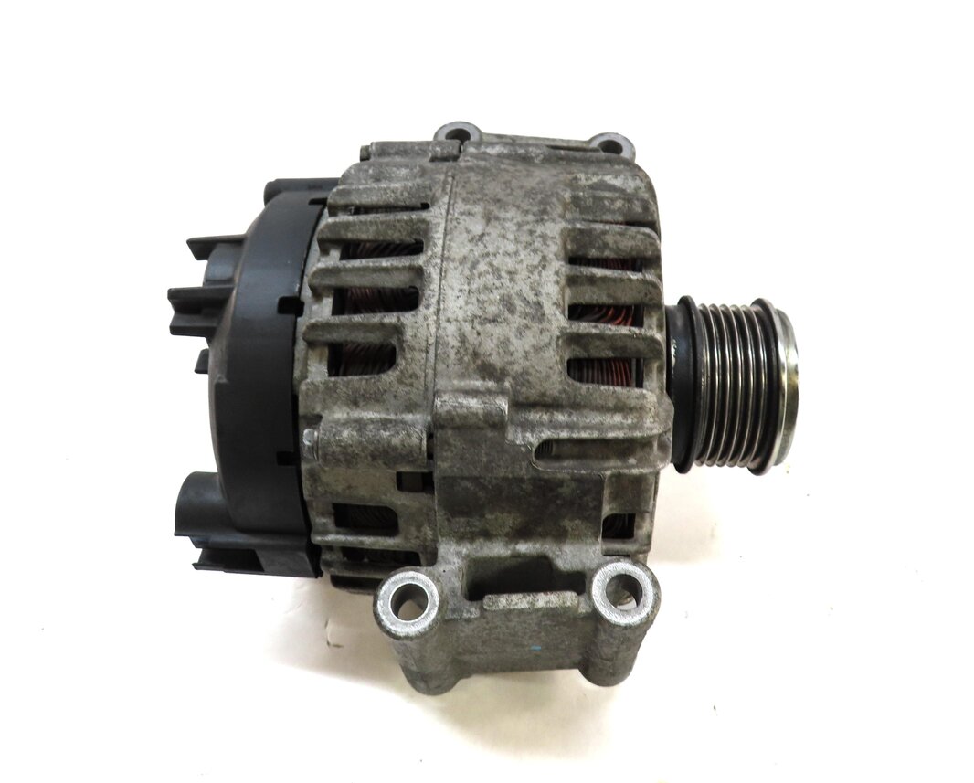 Thumbnail 5: 2015-2018 AUDI Q3 (8U) 2.0L ENGINE 140 AMP ALTERNATOR POWER GENERATOR (VALEO)