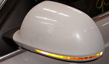 Thumbnail 2: 2015-2018 AUDI Q3 (8U) LEFT DRIVER HEATED LANE ASSIST DOOR MIRROR (WHITE 2Y)