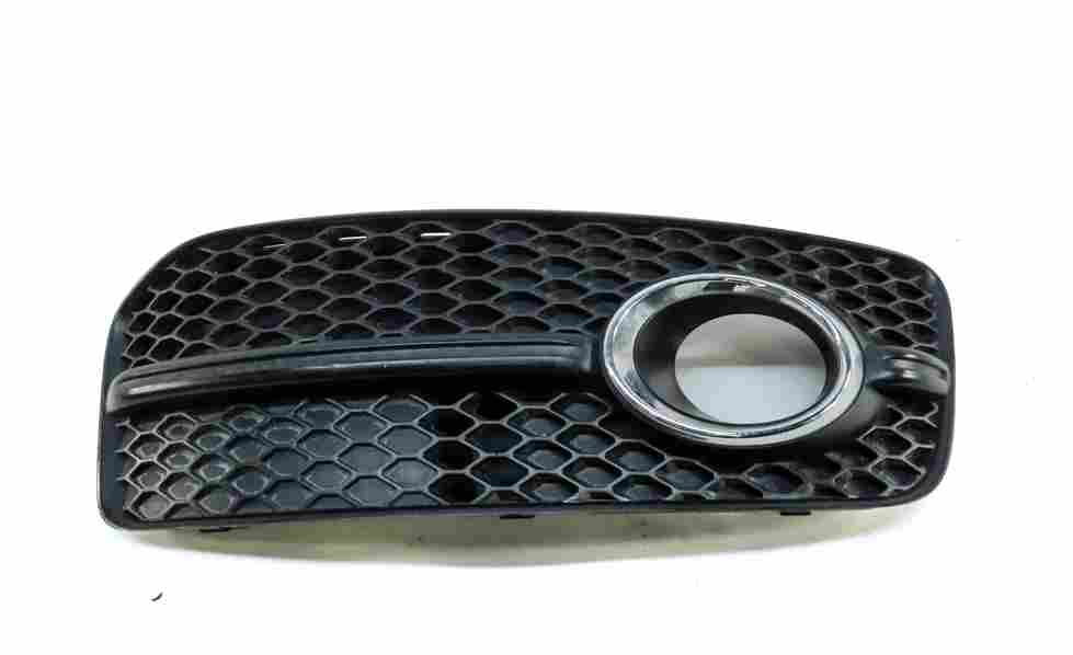 Thumbnail 2: 2015 AUDI Q3 (8U) FRONT RIGHT LOWER BUMPER FOGLIGHT FOG LIGHT GRILLE TRIM