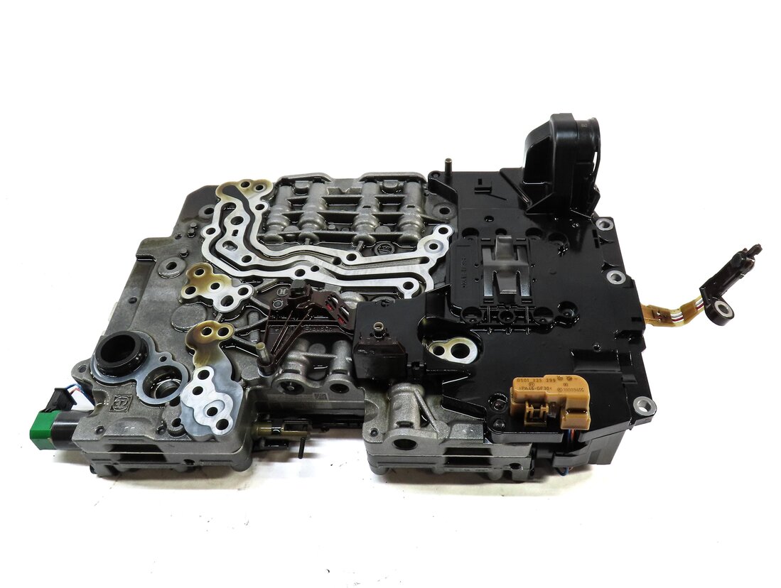 Thumbnail 2: 2010-2013 BMW 550i 550iGT (F07 F10) X-DRIVE AWD - 8HP70 TRANSMISSION VALVE BODY