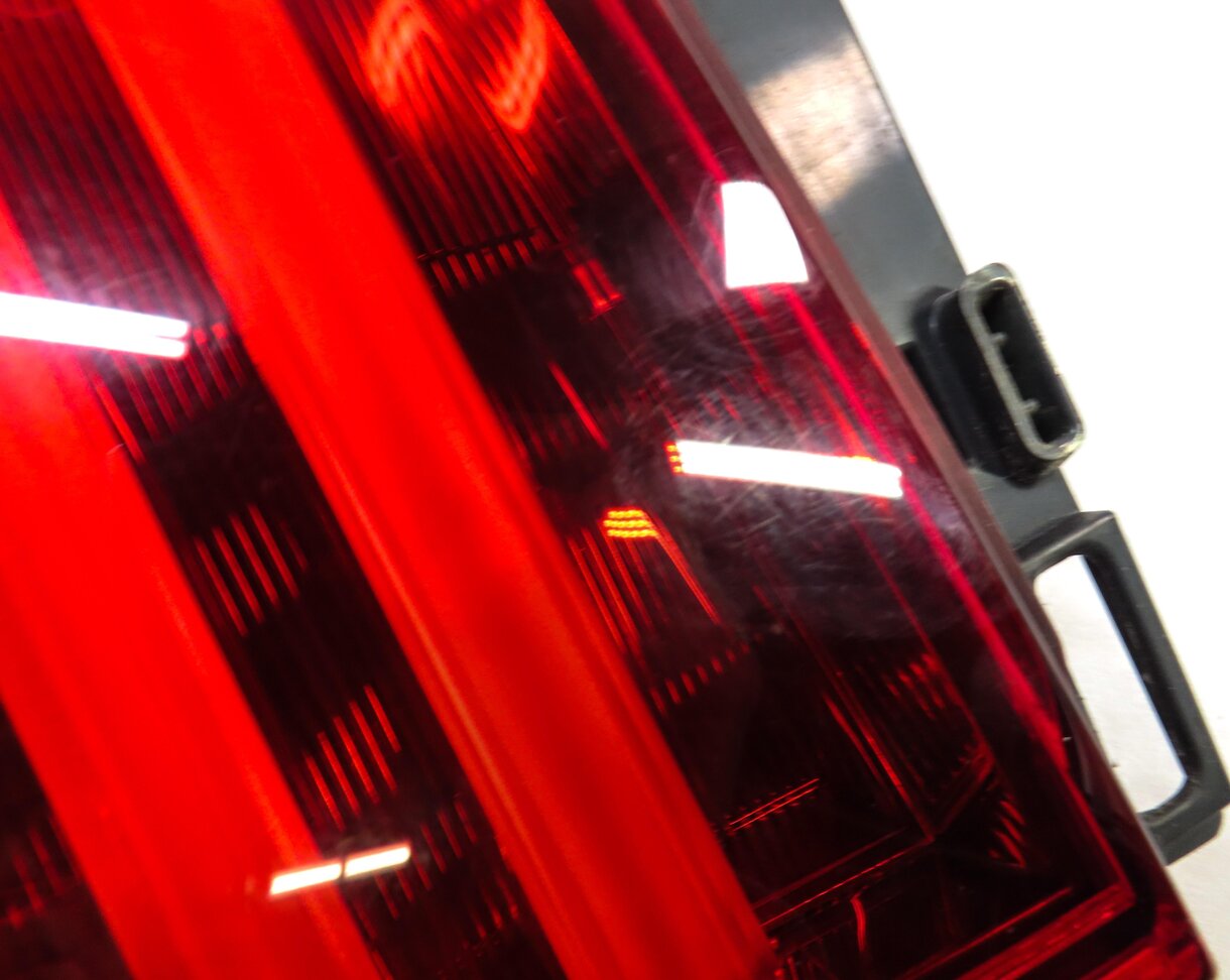 Thumbnail 5: 10-13 BMW 535iGT 550iGT F07 RIGHT PASSENGER TRUNK LID INNER TAILLIGHT LIGHT LAMP