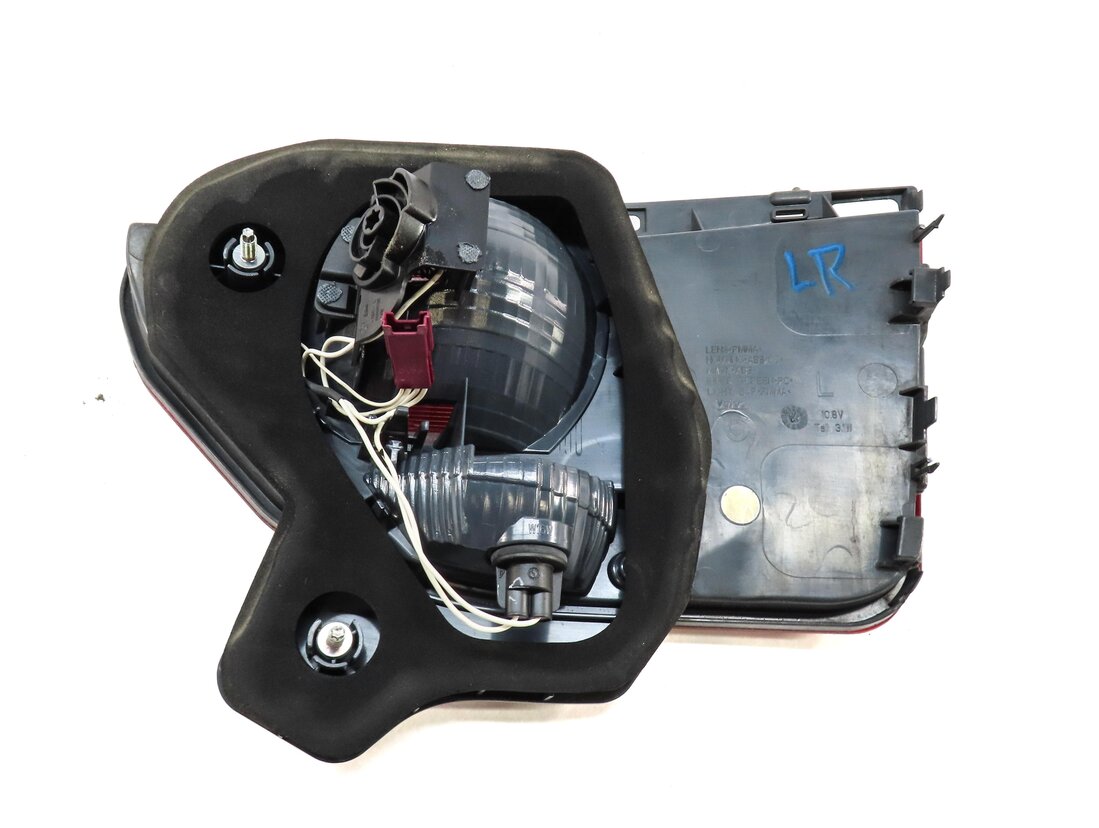 Thumbnail 5: 10-13 BMW 535iGT 550iGT (F07) LEFT DRIVER TRUNK LID INNER TAILLIGHT LIGHT LAMP