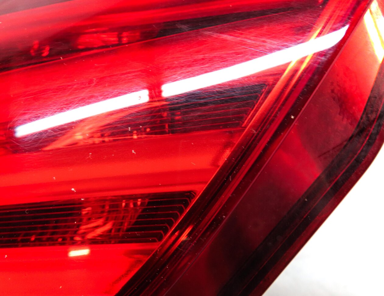 Thumbnail 6: 10-13 BMW 535iGT 550iGT (F07) LEFT DRIVER TRUNK LID INNER TAILLIGHT LIGHT LAMP