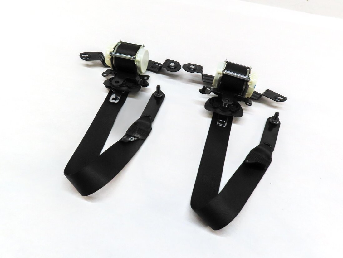 2012 BMW 550iGT (F07) REAR LEFT & RIGHT SEATBELT RETRACTOR SET 2 (BLACK)