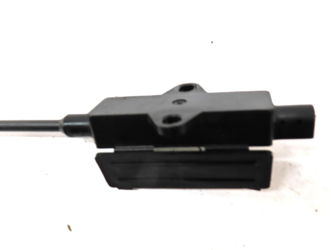 Thumbnail 10: 2012 BMW 550iGT (F07) HOOD SAFETY CATCH HOOK w/ STRIKERS & RELEASE LEVER & CABLE