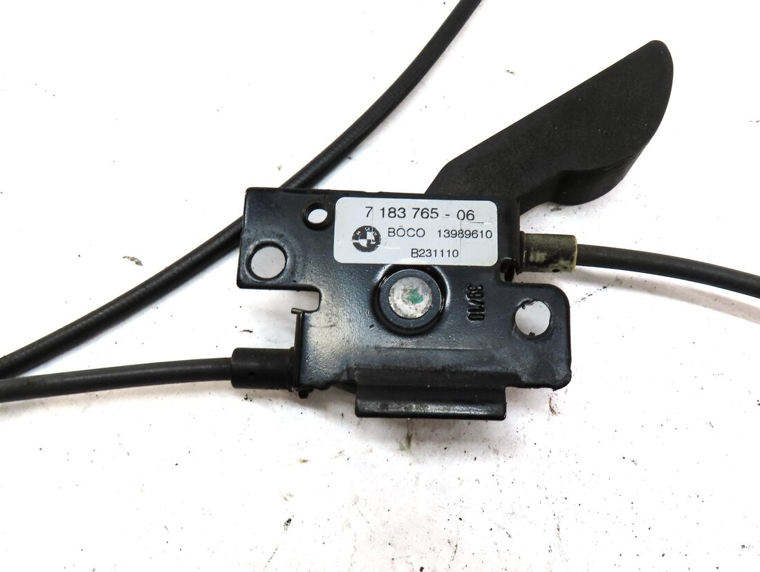 Thumbnail 5: 2012 BMW 550iGT (F07) HOOD SAFETY CATCH HOOK w/ STRIKERS & RELEASE LEVER & CABLE