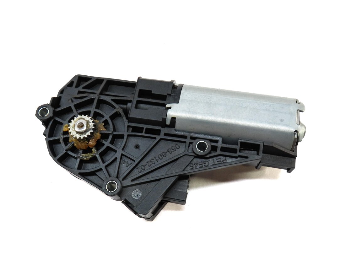Thumbnail 4: 2010-2017 BMW 535iGT 550iGT (F07) PANORAMIC SUNROOF WINDOW MOTOR