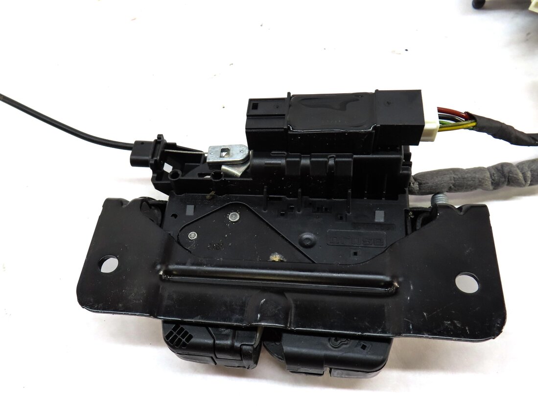 Thumbnail 7: 2012 BMW 550iGT (F07) REAR LOWER HATCH TRUNK LOCK LATCH w/ SOFT CLOSE MOTOR