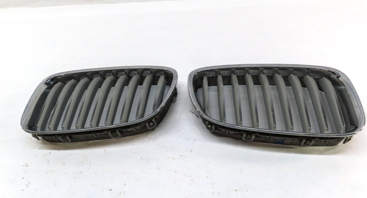 Thumbnail 2: 10-13 BMW 535iGT 550iGT (F07) FRONT LEFT & RIGHT HOOD VENT GRILLE SET-2 (CHROME)