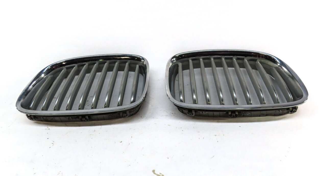 Thumbnail 3: 10-13 BMW 535iGT 550iGT (F07) FRONT LEFT & RIGHT HOOD VENT GRILLE SET-2 (CHROME)