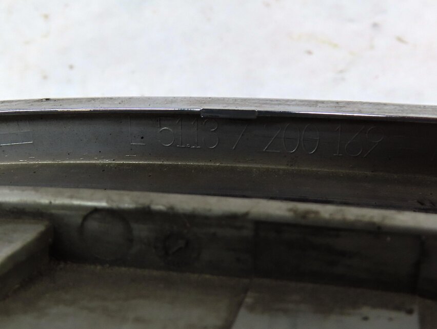 Thumbnail 6: 10-13 BMW 535iGT 550iGT (F07) FRONT LEFT & RIGHT HOOD VENT GRILLE SET-2 (CHROME)