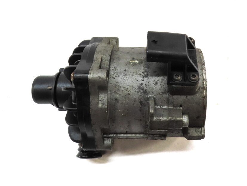 Thumbnail 3: 2012 BMW 550iGT (F07) 4.4L TURBO N63 ENGINE AUXILIARY ELECTRIC WATER PUMP