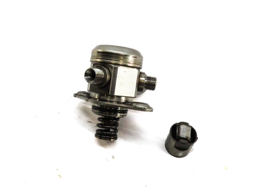 08-14 BMW 5 6 7 X5 X6 F01 F10 E70 E71 4.4L MECHANICAL HIGH PRESSURE FUEL PUMP