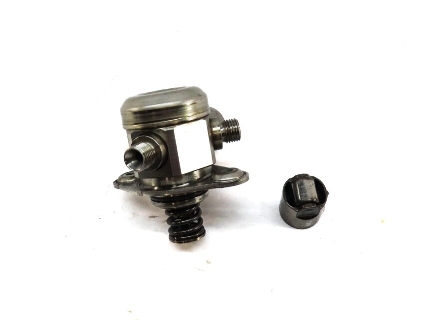 Thumbnail 2: 08-14 BMW 5 6 7 X5 X6 F01 F10 E70 E71 4.4L MECHANICAL HIGH PRESSURE FUEL PUMP