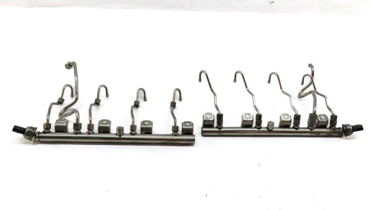 Thumbnail 2: 2012 BMW 550iGT (F07) 4.4L TURBO N63 ENGINE LEFT RIGHT FUEL RAIL SET 2 w/ LINES