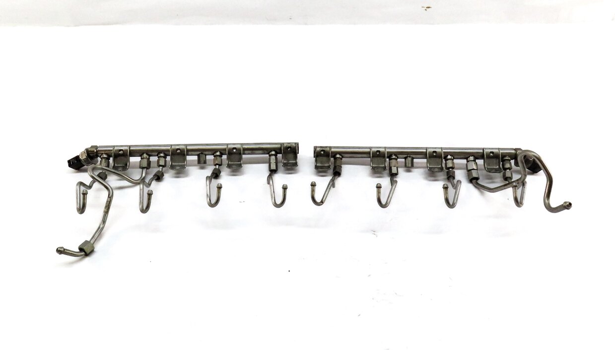 Thumbnail 3: 2012 BMW 550iGT (F07) 4.4L TURBO N63 ENGINE LEFT RIGHT FUEL RAIL SET 2 w/ LINES