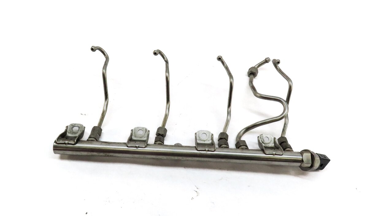 Thumbnail 6: 2012 BMW 550iGT (F07) 4.4L TURBO N63 ENGINE LEFT RIGHT FUEL RAIL SET 2 w/ LINES