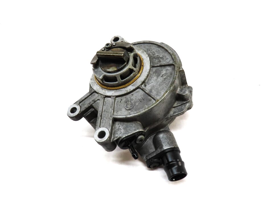 10-17 BMW 5 7 M5 X6 X6 X5M X6M (F01 F10 F15 F16 F85 F86) 4.4L BRAKE VACUUM PUMP