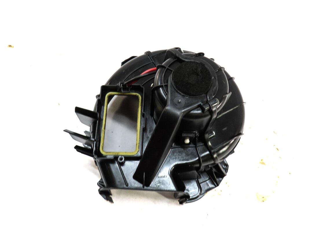 Thumbnail 4: 2009-2018 BMW 5 / 6 / 7 SERIES (F01 F06 F10 F12) FRONT BLOWER MOTOR w/ RESISTOR