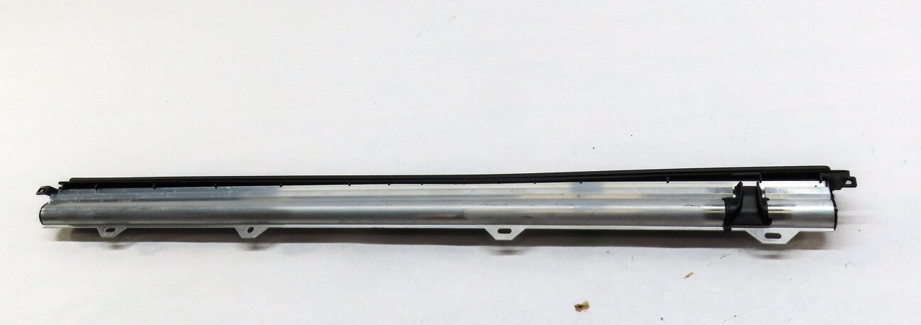 Thumbnail 5: 10-17 BMW 535iGT 550iGT (F07) REAR RIGHT DOOR PRIMARY WINDOW SUN SHADE SCREEN