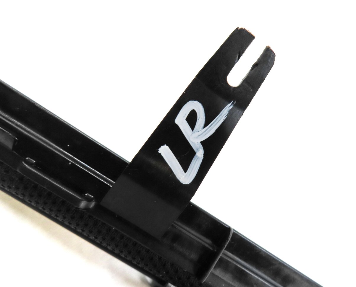 Thumbnail 5: 2007-2013 BMW X5 (E70) LEFT REAR RETRACTABLE WINDOW SUN SCREEN PRIVACY SHADE