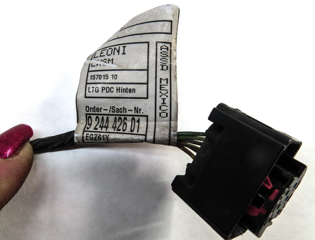 Thumbnail 4: 2011 BMW X5 (E70) REAR PARK ASSIST PDC SENSOR SET4 (BLACK) w/ WIRE HARNESS