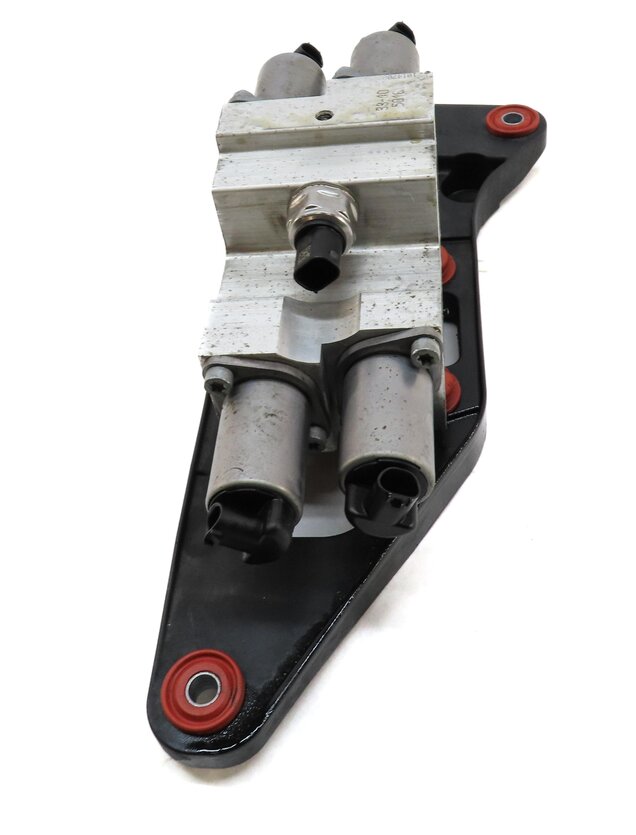Thumbnail 3: 2011 BMW X5 (E70) DYNAMIC DRIVE SUSPENSION HYDRAULIC VALVE BLOCK 6794578
