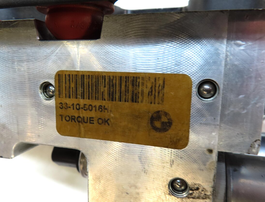 Thumbnail 7: 2011 BMW X5 (E70) DYNAMIC DRIVE SUSPENSION HYDRAULIC VALVE BLOCK 6794578