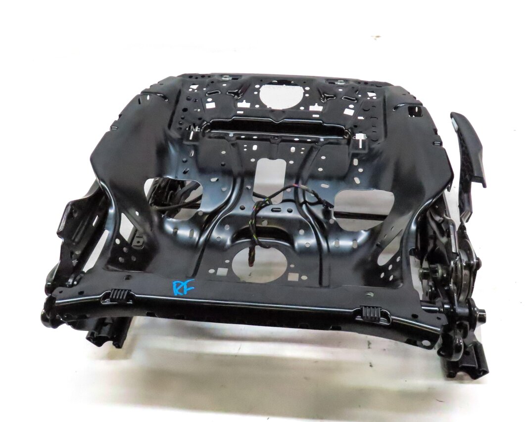 Thumbnail 3: 15-16 AUDI A3 (8V) SEDAN FRONT RIGHT PASSENGER MANUAL ADJUST SEAT TRACK