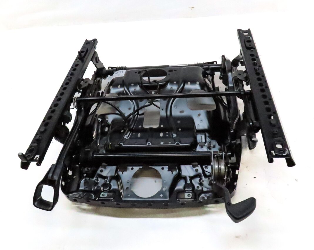 Thumbnail 4: 15-16 AUDI A3 (8V) SEDAN FRONT RIGHT PASSENGER MANUAL ADJUST SEAT TRACK