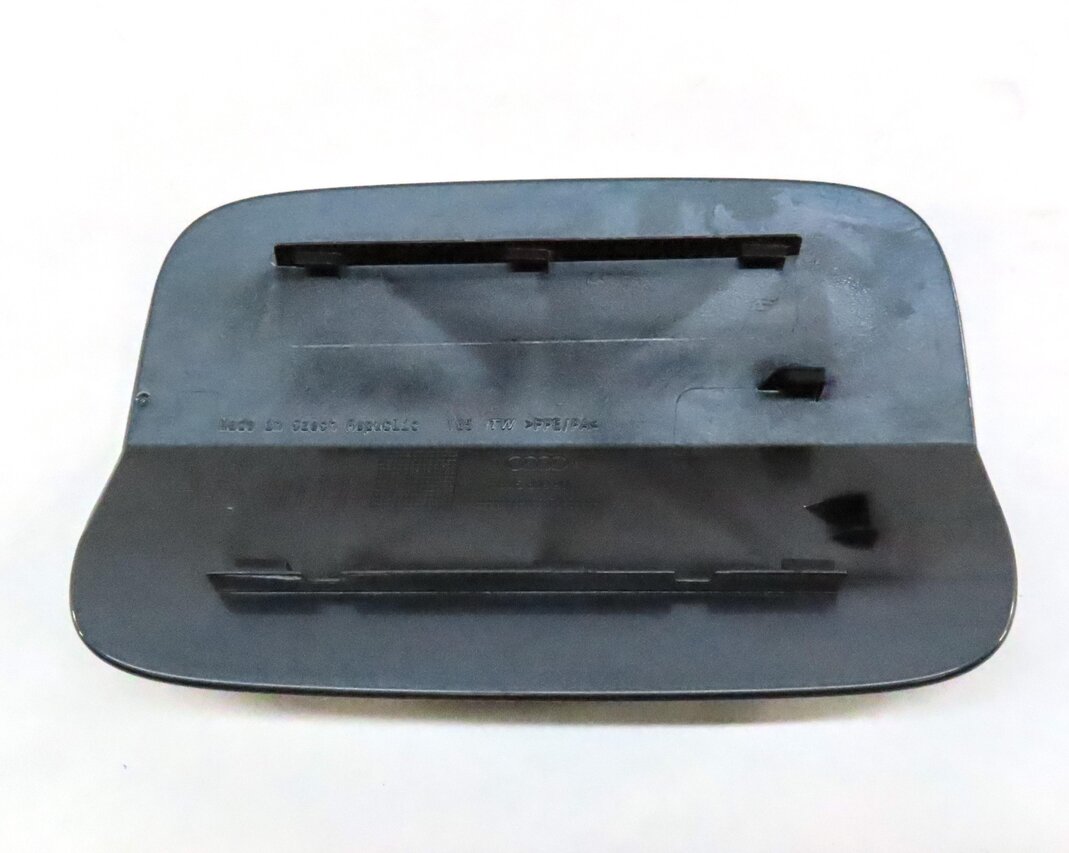 Thumbnail 4: 2015-2018 AUDI A3 S3 (8V) FUEL TANK DOOR LID COVER TRIM FLAP (MONSOON GRAY 0C)