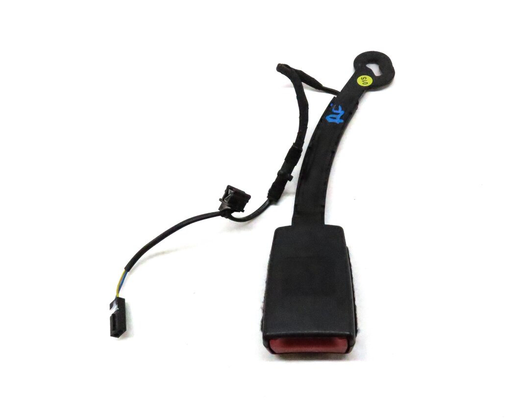 Thumbnail 3: 2015-2018 AUDI A3 S3 RS3 (8V) RIGHT FRONT PASSENGER SEATBELT BUCKLE RECEIVER
