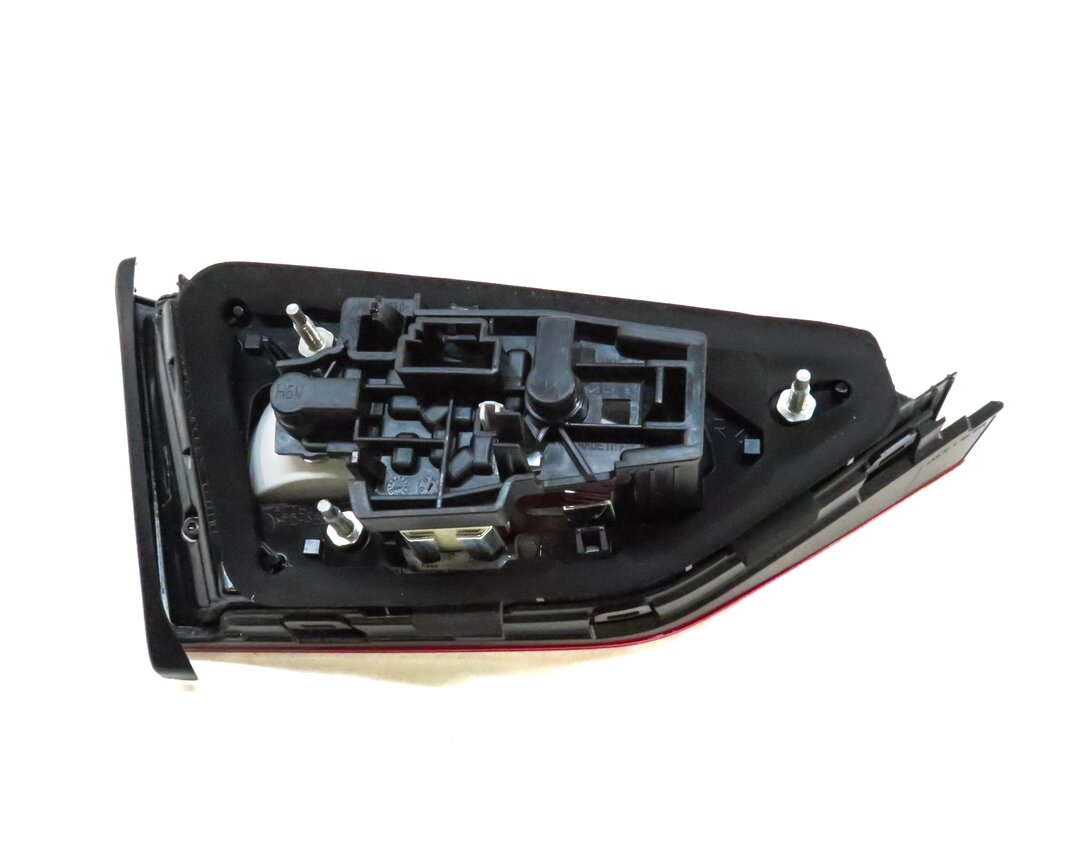 Thumbnail 5: 2015-2016 AUDI A3 S3 (8V) SEDAN CONVERTIBLE RIGHT INNER LED TAILLIGHT LIGHT LAMP
