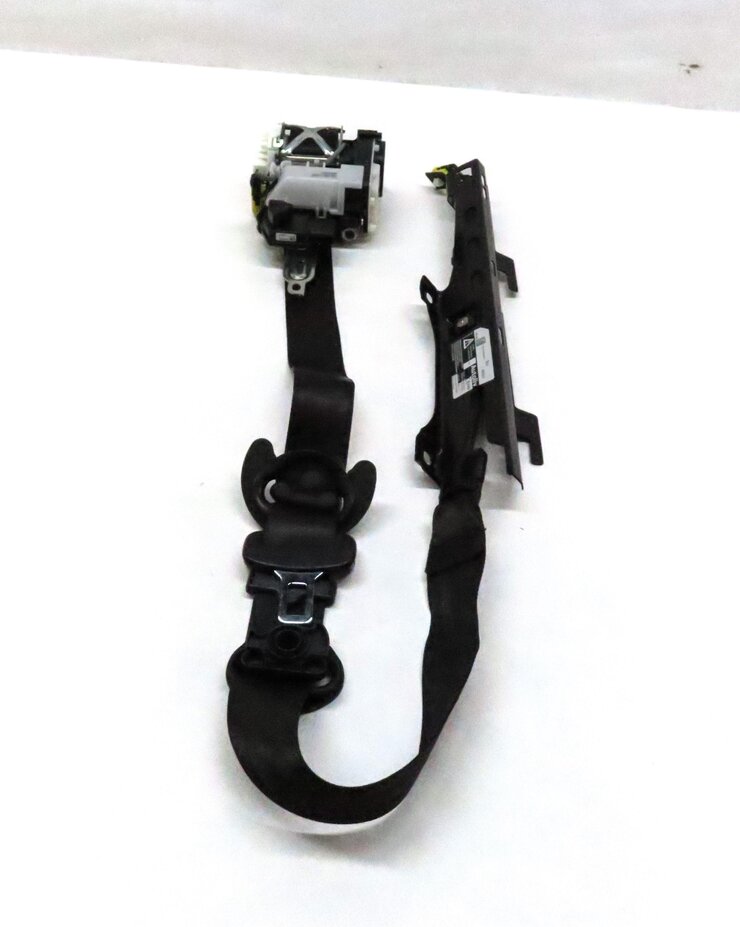 Thumbnail 2: 15-19 AUDI A8 S3 RS3 (8V) SEDAN RIGHT FRONT PASSENGER SEATBELT RETRACTOR (BLACK)
