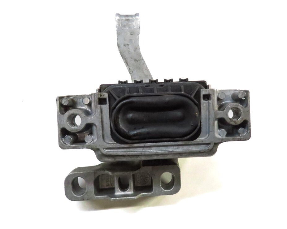 Thumbnail 2: 2015 AUDI A3 (8V) 2.0L CNTC TURBO ENGINE RIGHT MOTOR MOUNT BRACKET