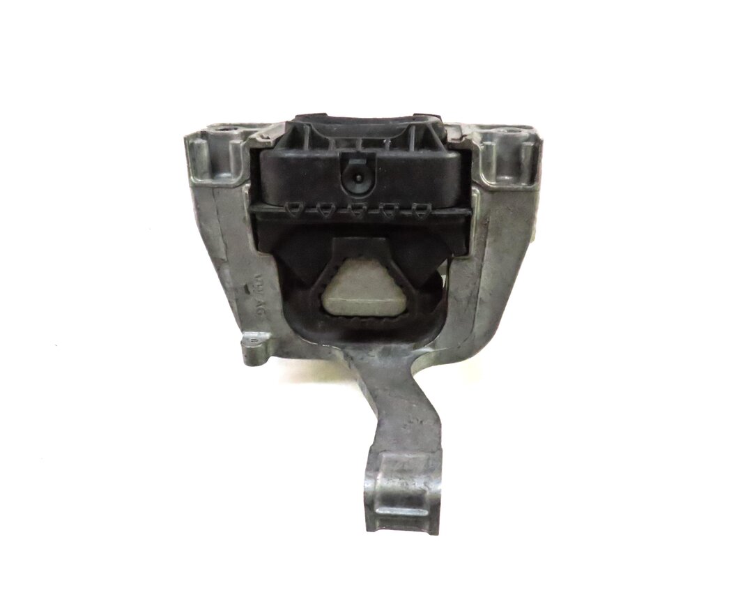 Thumbnail 3: 2015 AUDI A3 (8V) 2.0L CNTC TURBO ENGINE RIGHT MOTOR MOUNT BRACKET