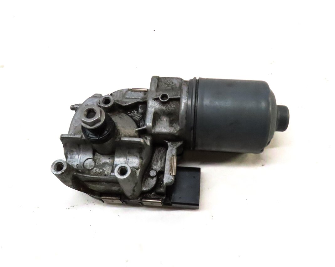 Thumbnail 4: 2015-2018 AUDI A3 S3 RS3 (8V) SEDAN / CONVERTIBLE - FRONT WINDSHIELD WIPER MOTOR