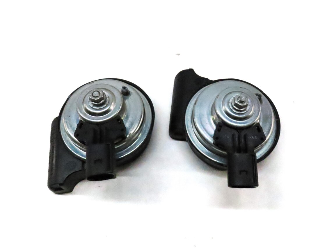 Thumbnail 3: 2013-2016 AUDI A3 (8V) HIGH & LOW TONE NOTE SIGNAL SAFETY HORN SET