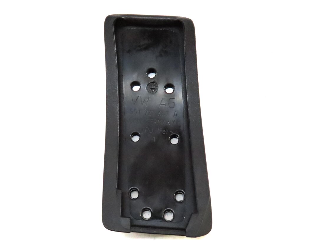 Thumbnail 5: 2015 AUDI A3 (8V) BRAKE PEDAL GAS PEDAL DEAD PEDAL TRIM COVER SET